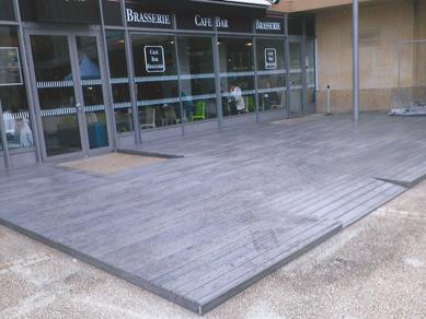 terrasse restaurant bois composite Languedoc-Rousillon