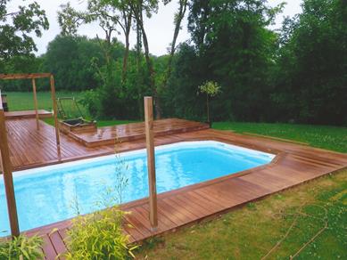 Terrasse en bois sur la côte d'Azur